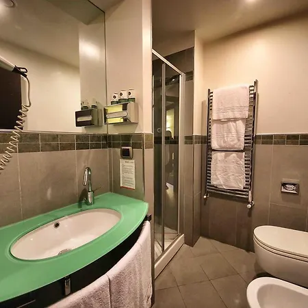 Palace Hotell 4*
