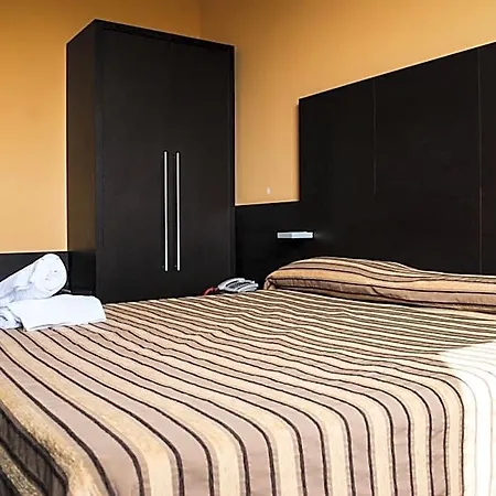 Palace 4* فيرتشيلي
