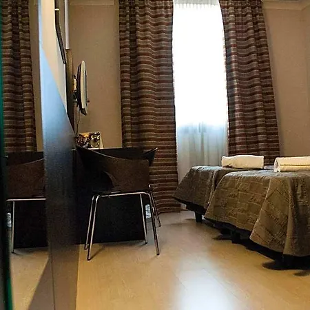 Palace 4* فيرتشيلي
